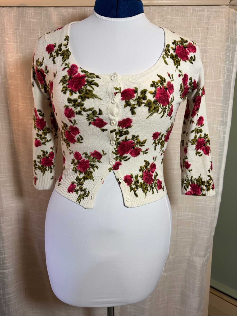 Twenty One Floral Cropped Cardigan Sweater Size S Rose Print
